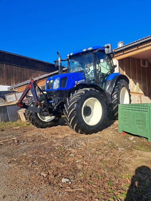 New Holland T6020