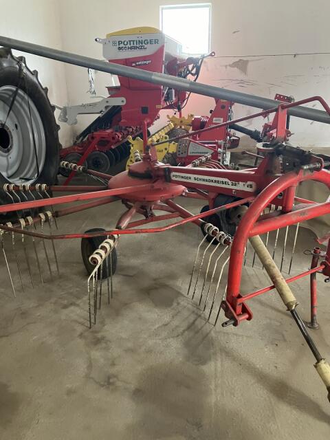 Pöttinger Schwader HS322