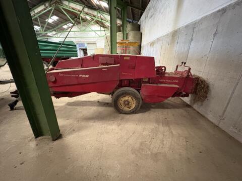 Kleinballenpresse New Holland Super Hayliner 268
