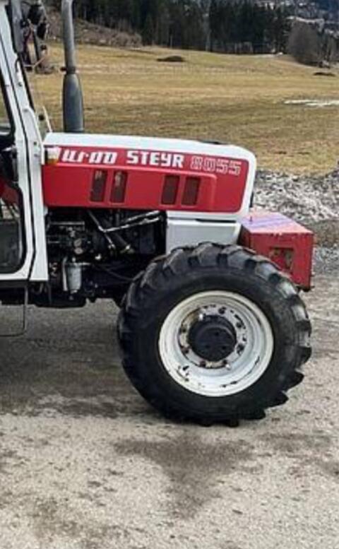 Suche Steyr 8055 Motorhaube