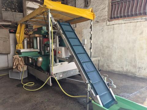 Mobile Kelterei Saftpresse Mostpresse Safterei Packpresse