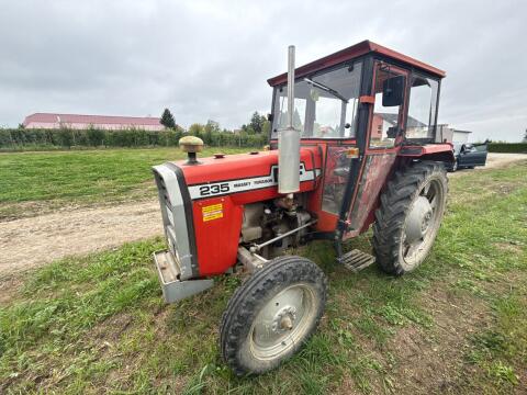 Massey Ferguson 235