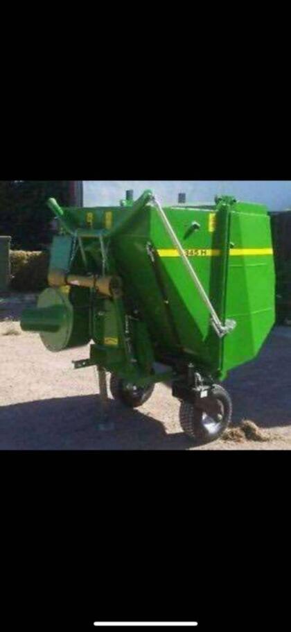 Hochkippbehälter, Auswurf Grasaufnahmesystem John Deere 345H