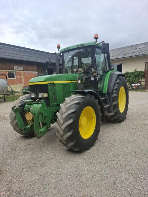John Deere 6810