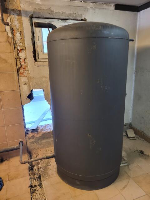 Holzvergaser Ofen mit Boiler