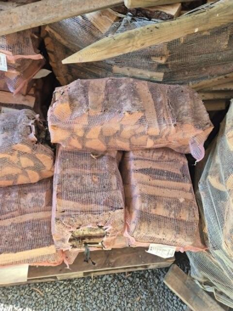 Trockenes Brennholz