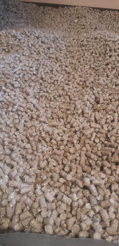 Heu, Strohpellets und Lohnpelletierung