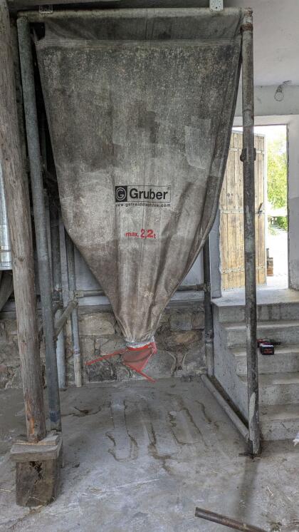 Treviera Silo 2,2 t inkl. Untergestell