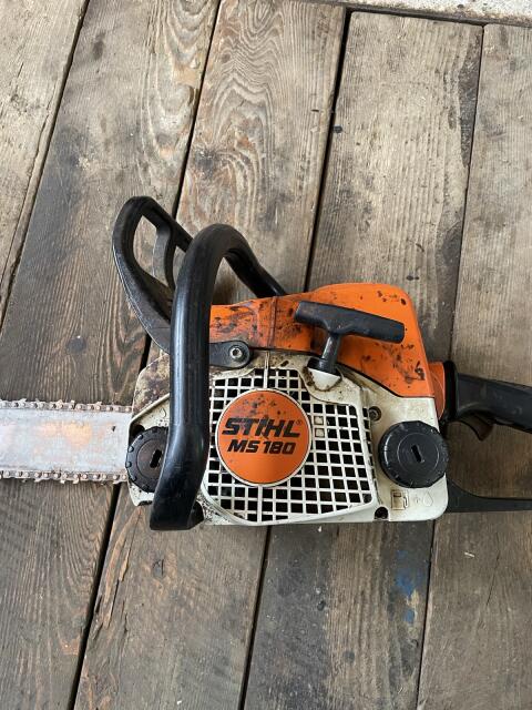 Stihl Motorsäge MS180