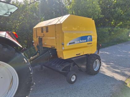 Rundballenpresse New Holland BR6090