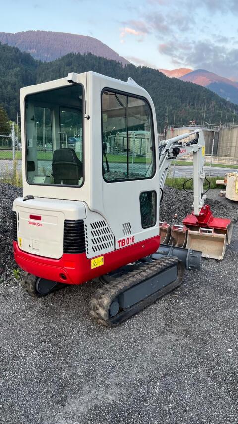 Takeuchi TB016 inkl. Powertilt