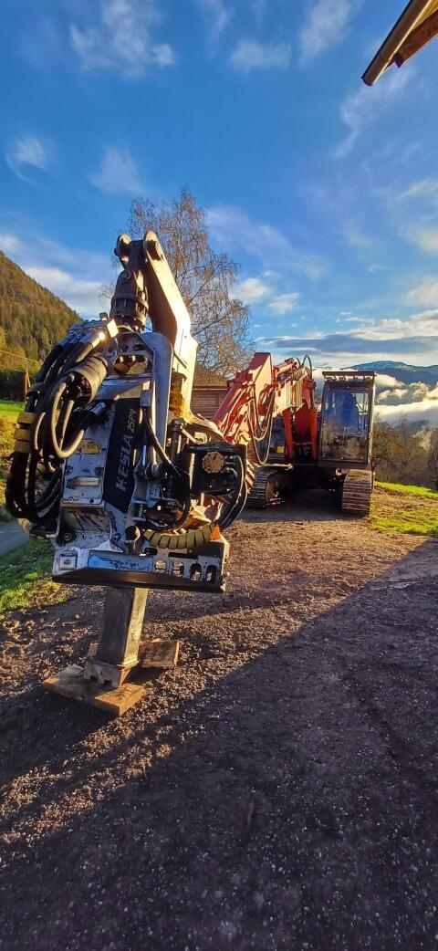 Prozessorbagger/Kettenbagger Hitachi ZX 135/Kesla 25RH