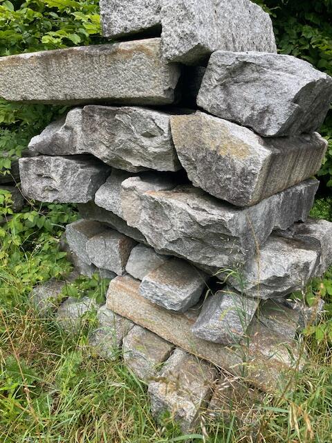 Granitrandsteine, Granitblöcke