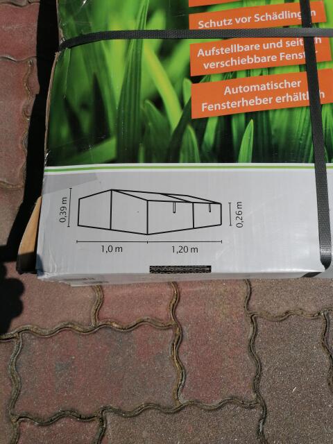 2 Gewächshäuser, Pro Stück € 25,- (original Verpackung)