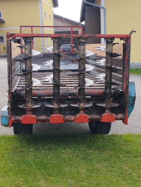 4,5 Tonnen Miststreuer