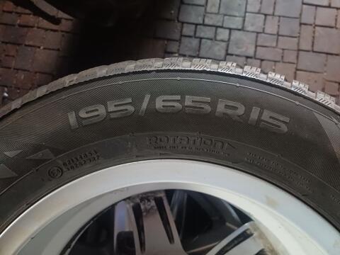 Winterreifen 195/65 R15