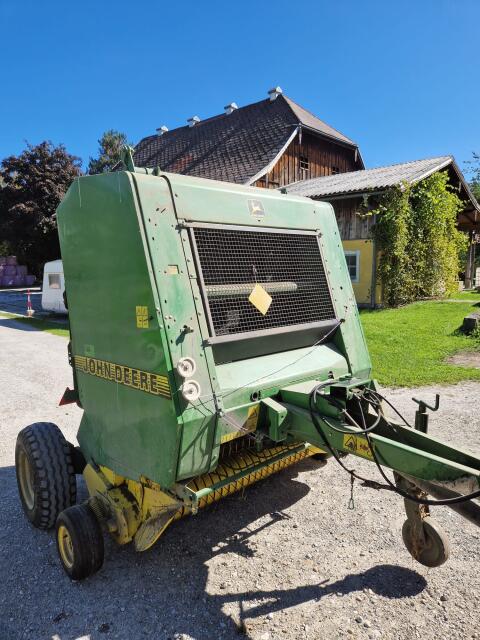 John Deere 570 Rundballenpresse