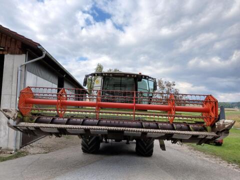 Claas V660 mit Sojaflexausrüstung