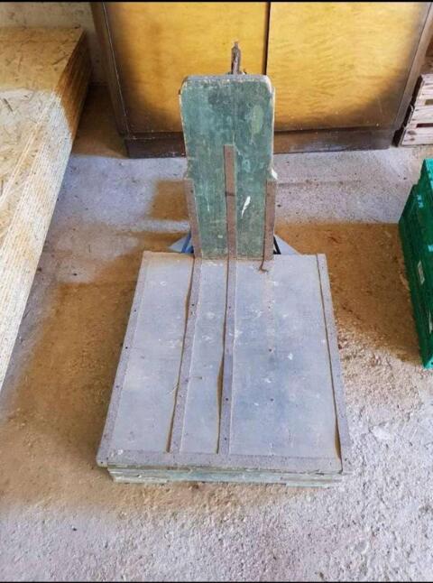Waage aus Holz