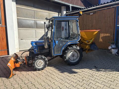 Iseki 2160 mit Winterdienstausstattung