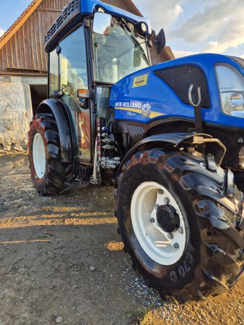 New Holland T4.90N
