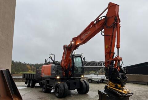 Hitachi 170W Grävmaskin mit Engcon Tiltrotator & 10t-Anhänger
