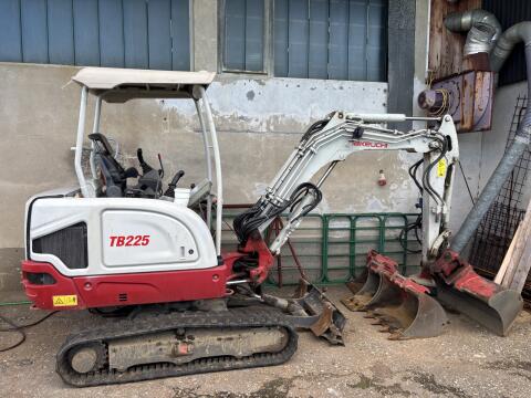 Takeuchi TB 225