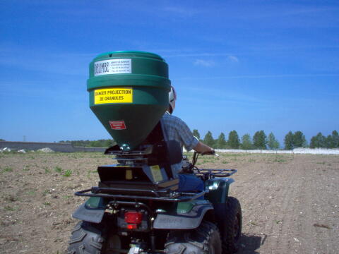 SLUG PELLETS SPREADER DELIMBE T24