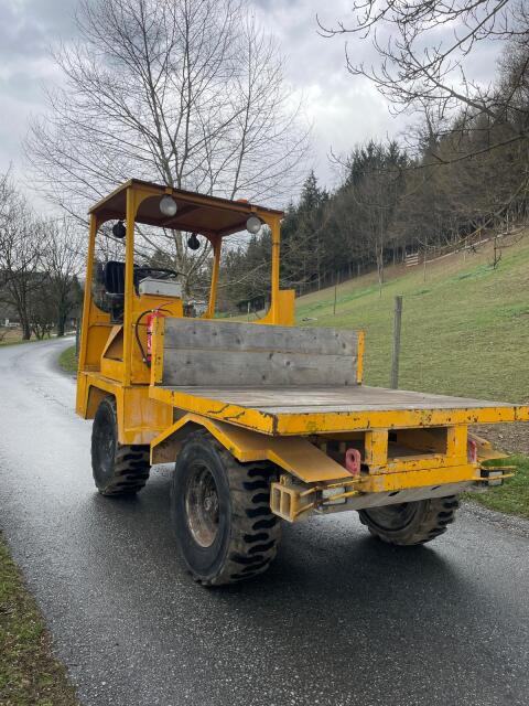 Dumper Geräteträger Hydrostat Allrad 55 PS
