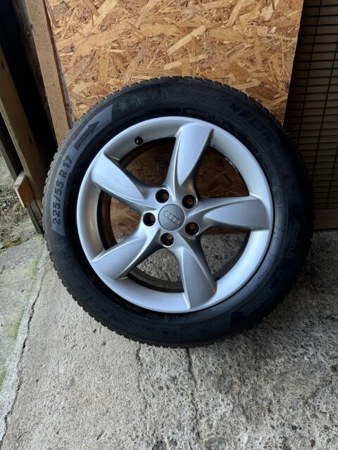 Audi Alufelgen mit Winterreifen 17 Zoll
