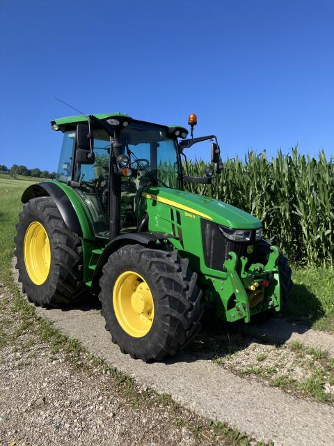 John Deere 5100R