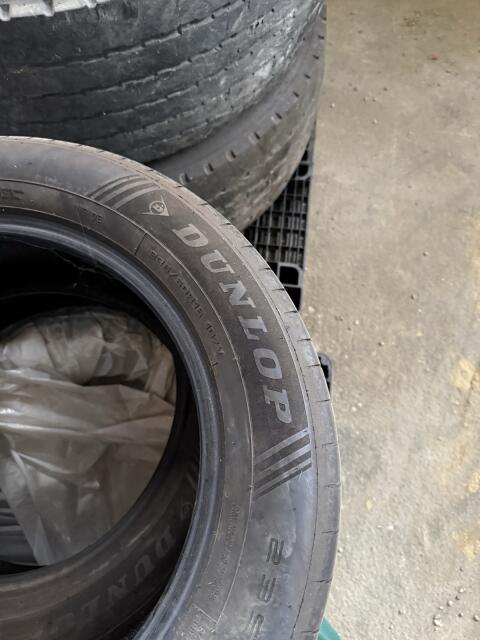 Dunlop 235/60 R18
