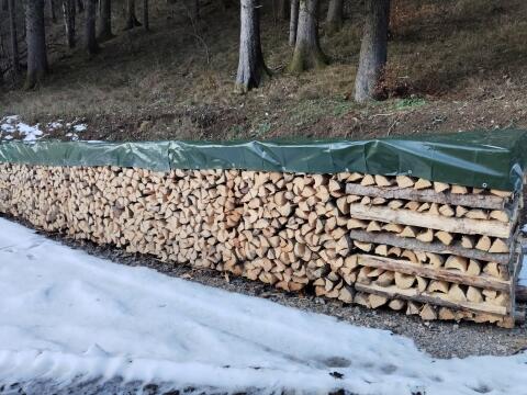 Ofenfertiges Brennholz