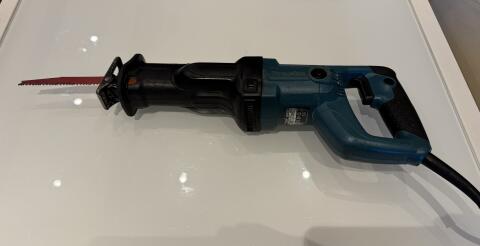 Makita el. Fuchsschwanz, Säbelsäge JR3050T