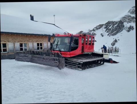 Pistenbully 300 DD