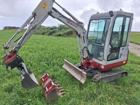 Takeuchi TB016
