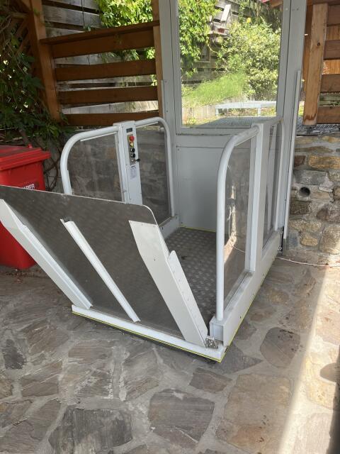 Rollstuhllift der Firma Weigl