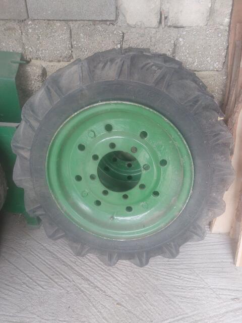 Reifen inkl. Felgen Steyr 180