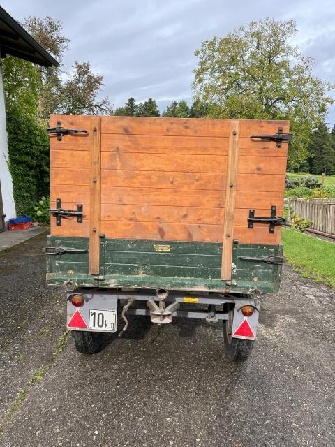 Zweiachsenanhänger (Gummiwagen)