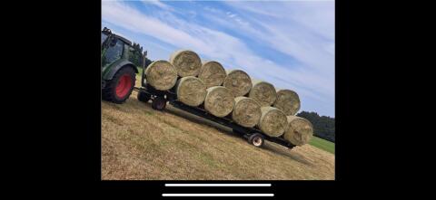 Heuballenwagen mit Auflaufbremse