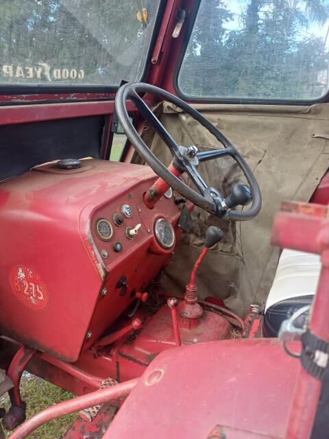 Traktor B275