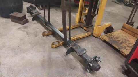 Laufachse Rundballenpresse neuwertig 6-Loch 206 cm Spurbreite
