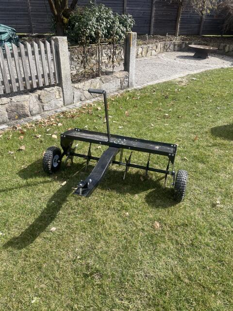 Rasen-Aerifizierer