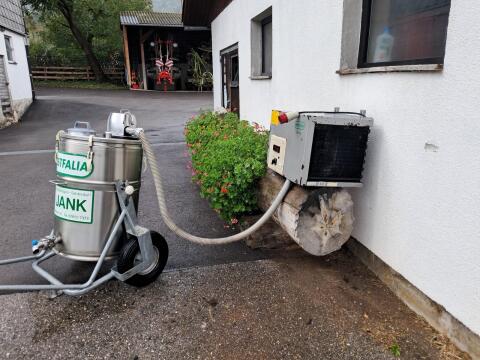 Westfalia Milchtank mit Wagen und Kühlaggregat