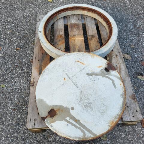 Beton-Schachtring mit Deckel