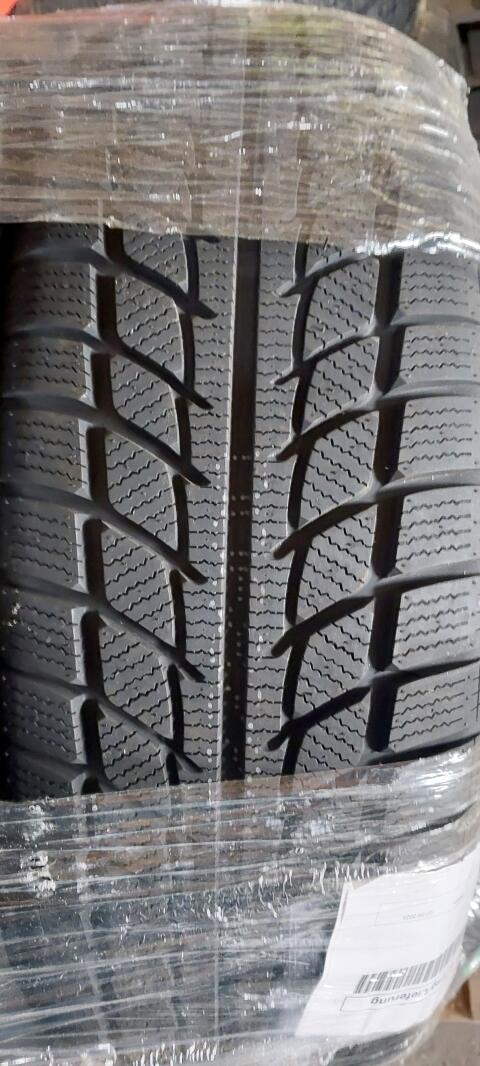 Winterreifen  neu 225/60 R 17