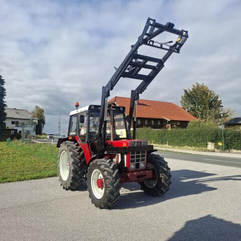IHC 744 AS mit Hydrac Frontlader