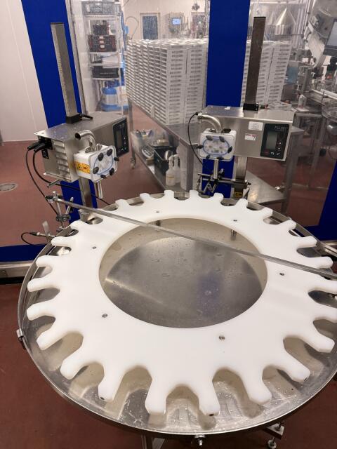 Halbautomatische Abfüllanlage Fillogy 2+ / 100