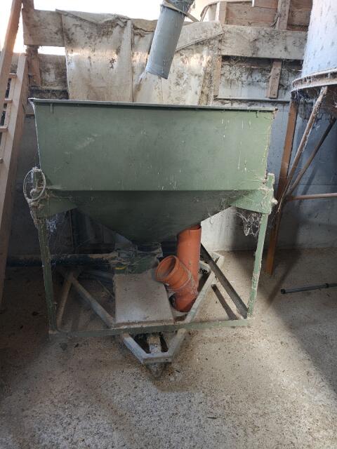 Gruber GB 2000 Mühle, Gosse und Waage