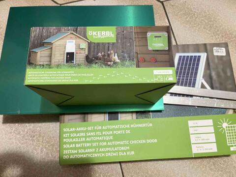 Kerbl Hühnertür inkl. automatischer Steuerung und Solar/Akku